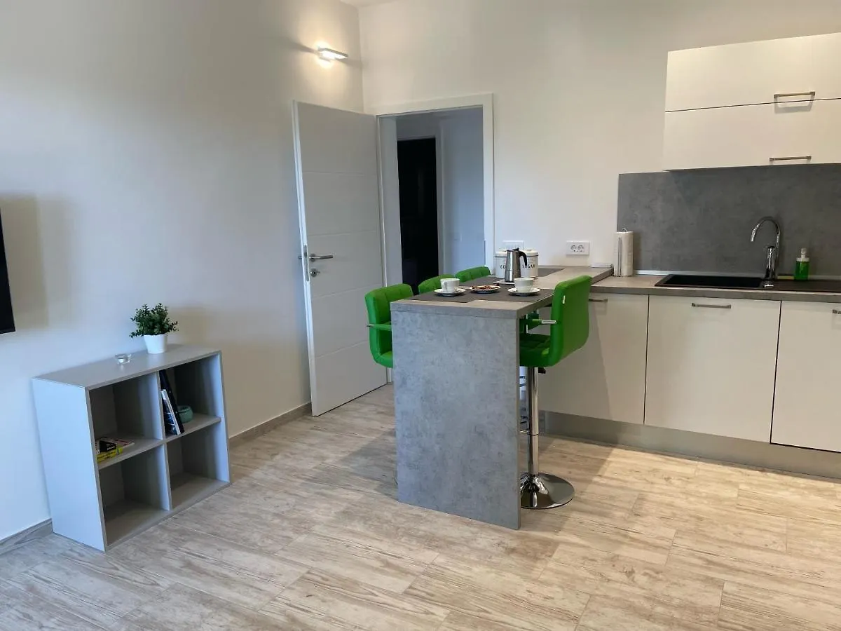 מדולין Apartments Demarin