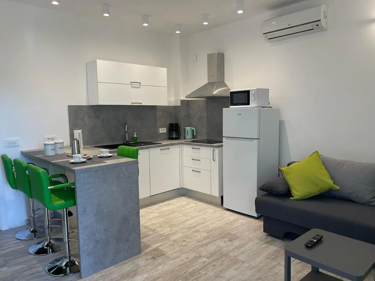 מדולין Apartments Demarin
