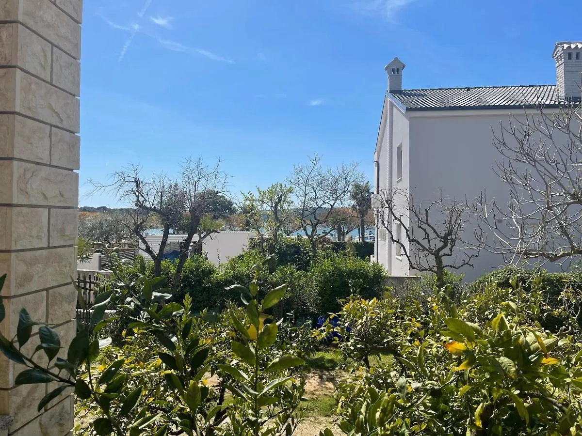 מדולין Apartments Demarin 0*,